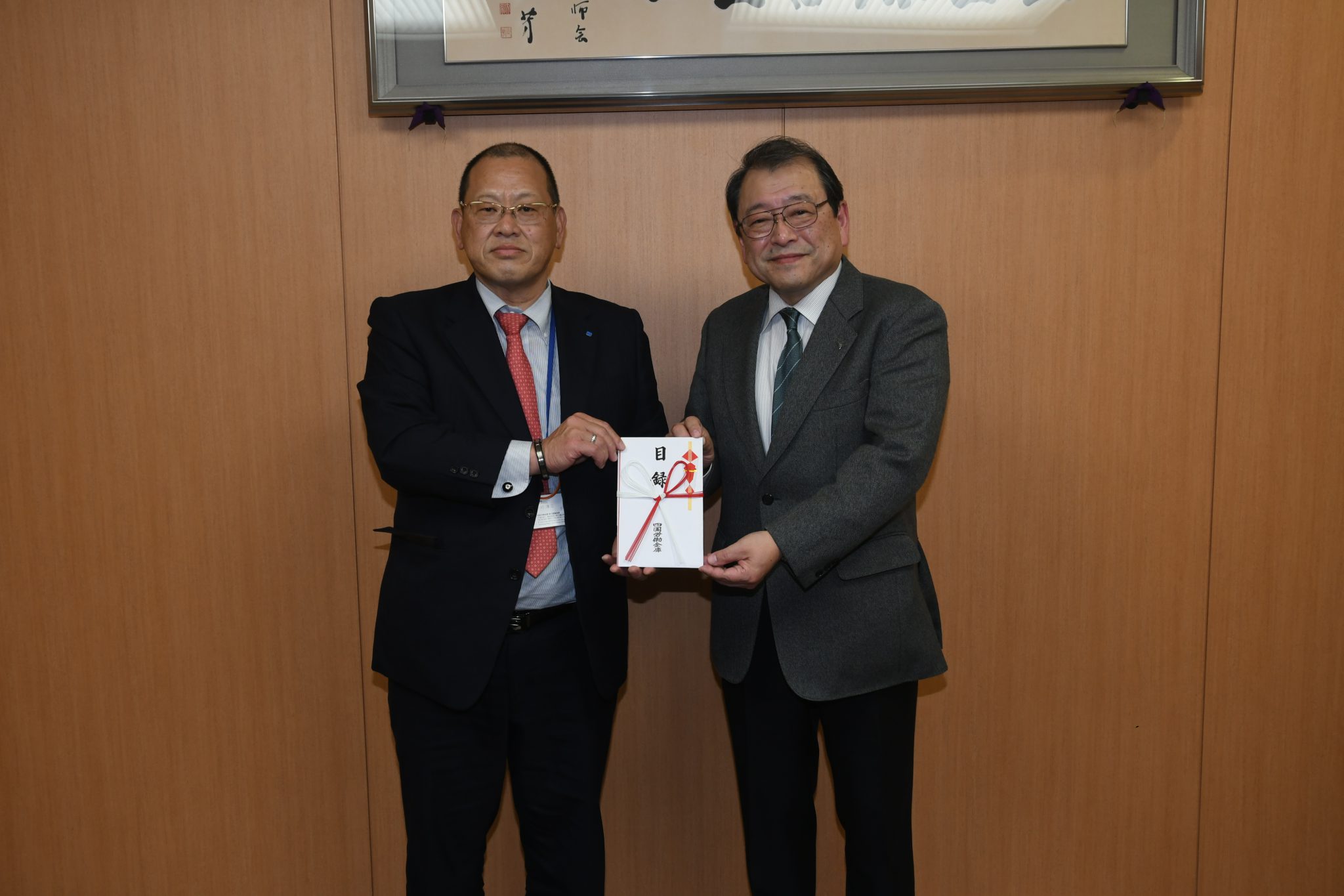 四国労働金庫様より寄付いただきました。 ピンクリボンかがわ県協議会 Pink Ribbon Kagawa ピンクリボンかがわ県協議